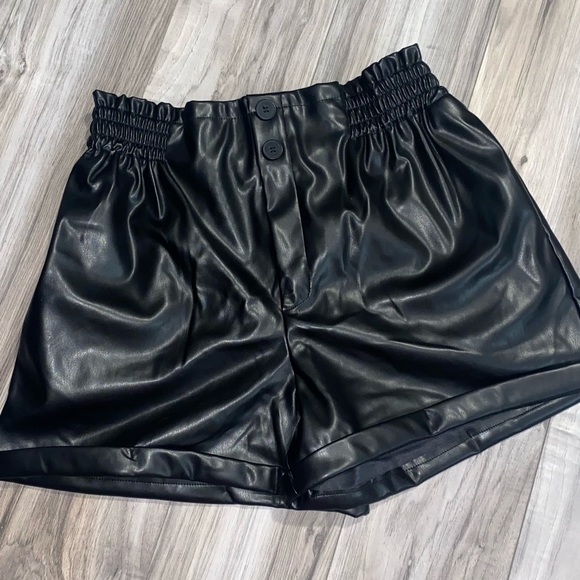 NWT HYVE faux leather shorts - Picture 2 of 3